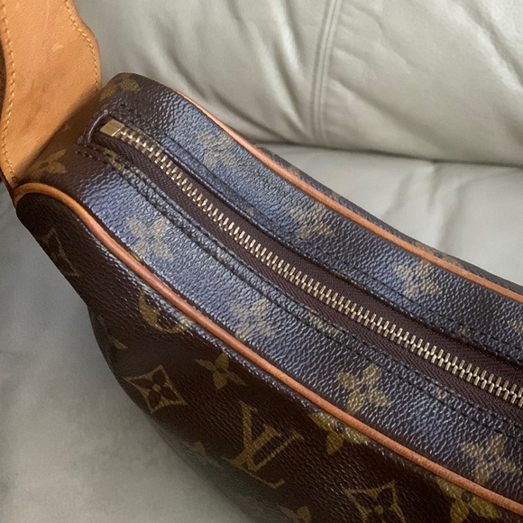 ❣️❣️❣️LOUIS VUITTON
Monogram Croissant PM/MM❣️❣️❣️ - Picture 15 of 17